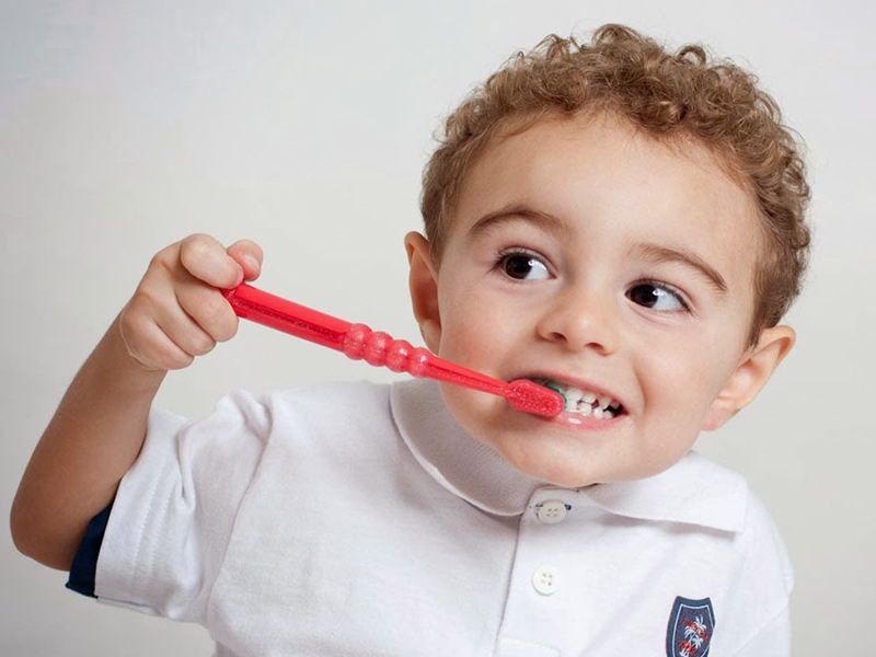 Ba mẹ đã biết cách chăm sóc răng miệng cho con đúng cách