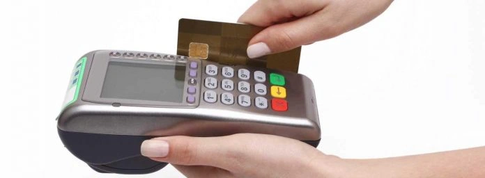 quẹt thẻ pos lấy tiền mặt