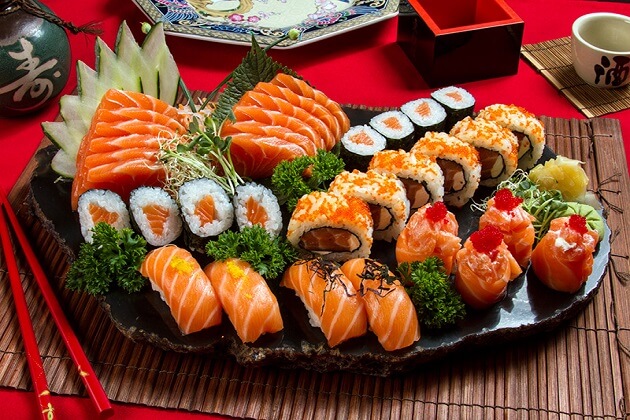 sushi và sashimi