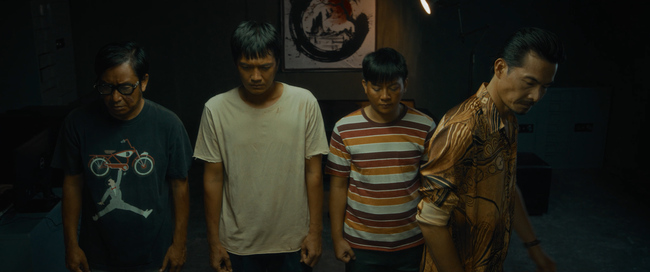 Thiên Đường Máu, cạm bẫy việc nhẹ lương cao