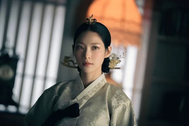 cast chính perfect crown 