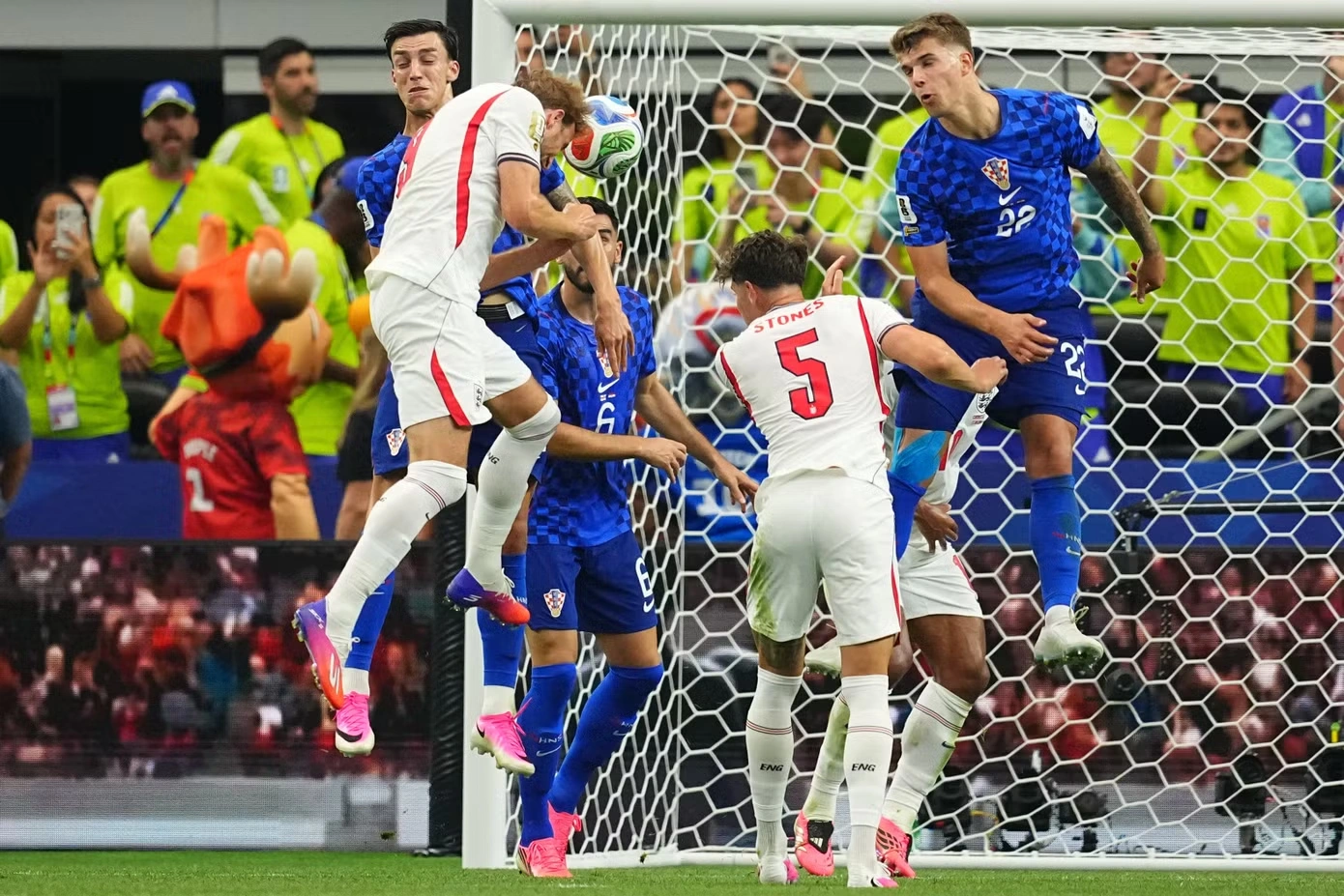 chiếc giày vàng world cup